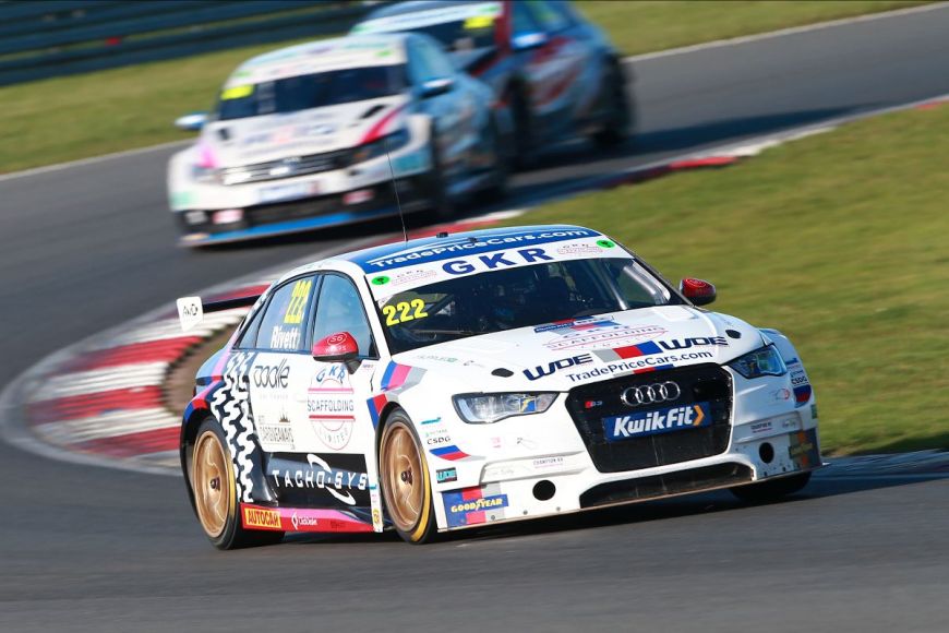 Paul Rivett in action for TradePriceCars at Snetterton BTCC 2020