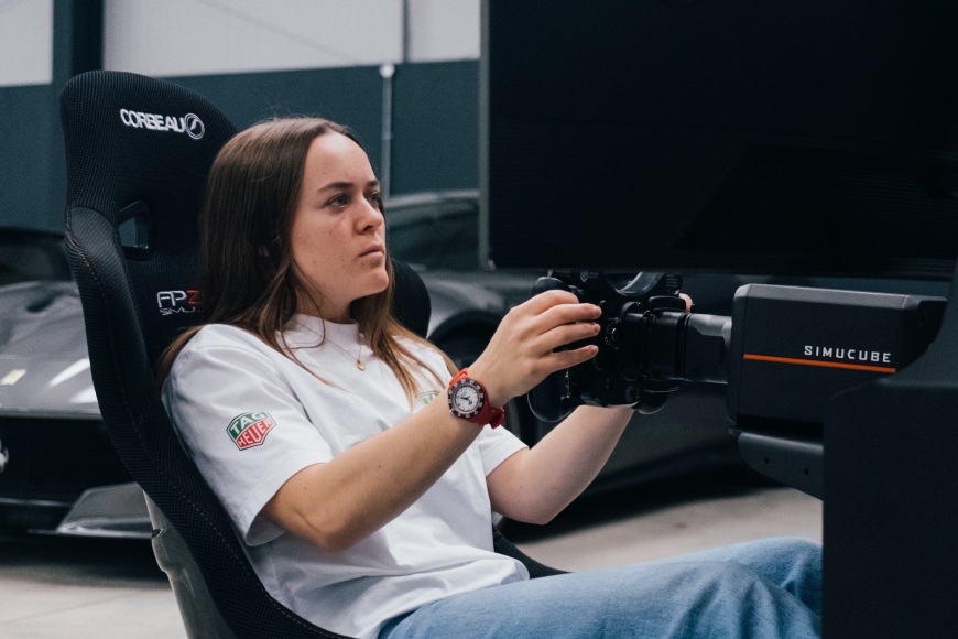 Megan Bruce, F1 Academy driver with TAG Heuer driving her FPZERO Clubsport Simulator